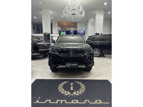 TOYOTA HILUX SW4 2.8 D-4D TURBO DIESEL SRX PLATINUM 4X4 AUTOMÁTICO TOYOTA HILUX SW4 2.8 D-4D TURBO DIESEL SRX PLATINUM 4X4 AUTOMÁTICO